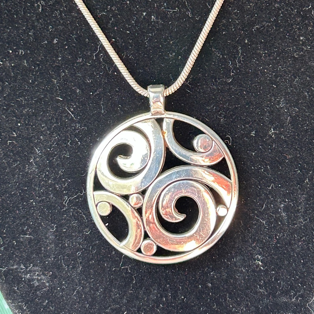 Brighton London Groove Silver Swirl Pendant Necklace Swarovski Crystals(1)